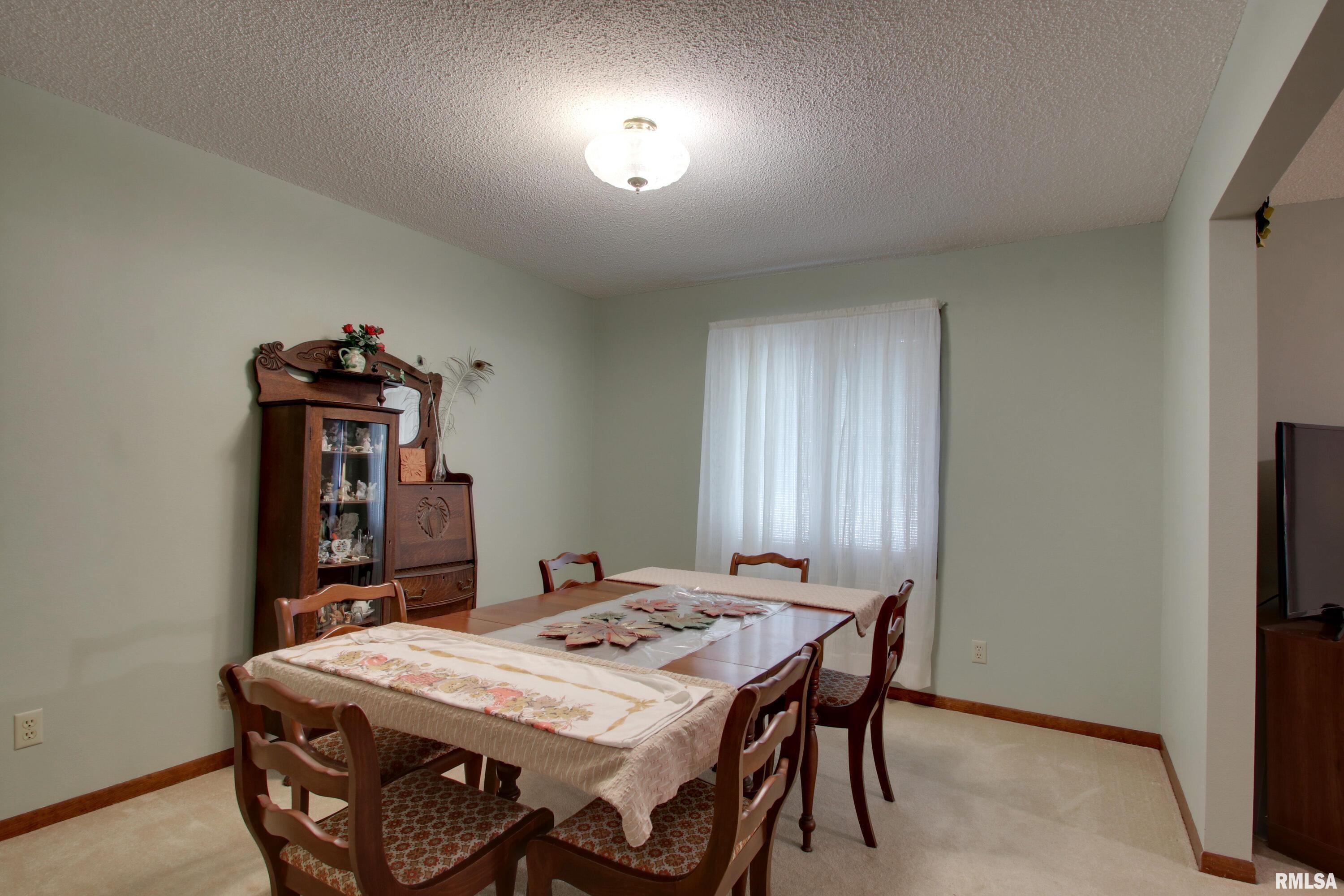 4006 Pine Ridge Drive Quincy, IL 62305 - Photo 6 of 11