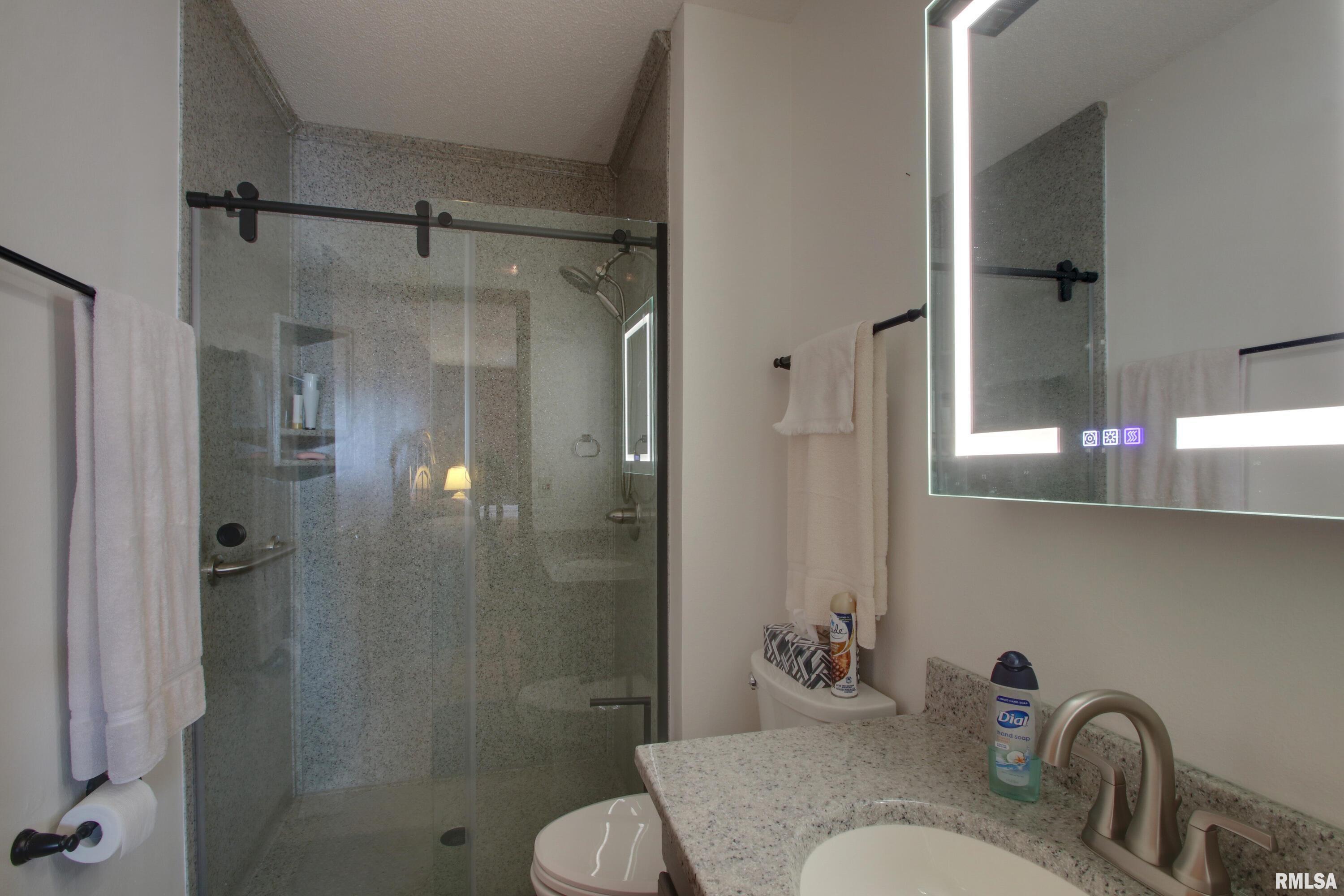 4006 Pine Ridge Drive Quincy, IL 62305 - Photo 8 of 11