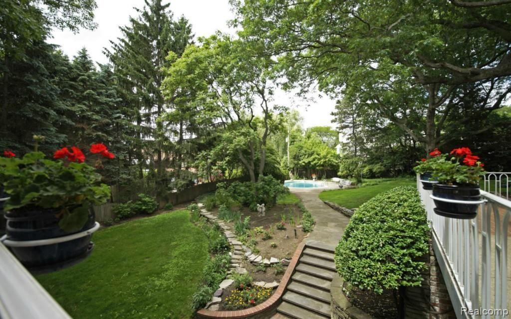 236 Cloverly Road Grosse Pointe, MI 48236 - Photo 26 of 29 815d9093-c154-4712-9511-a152af4ce7e1.jpg