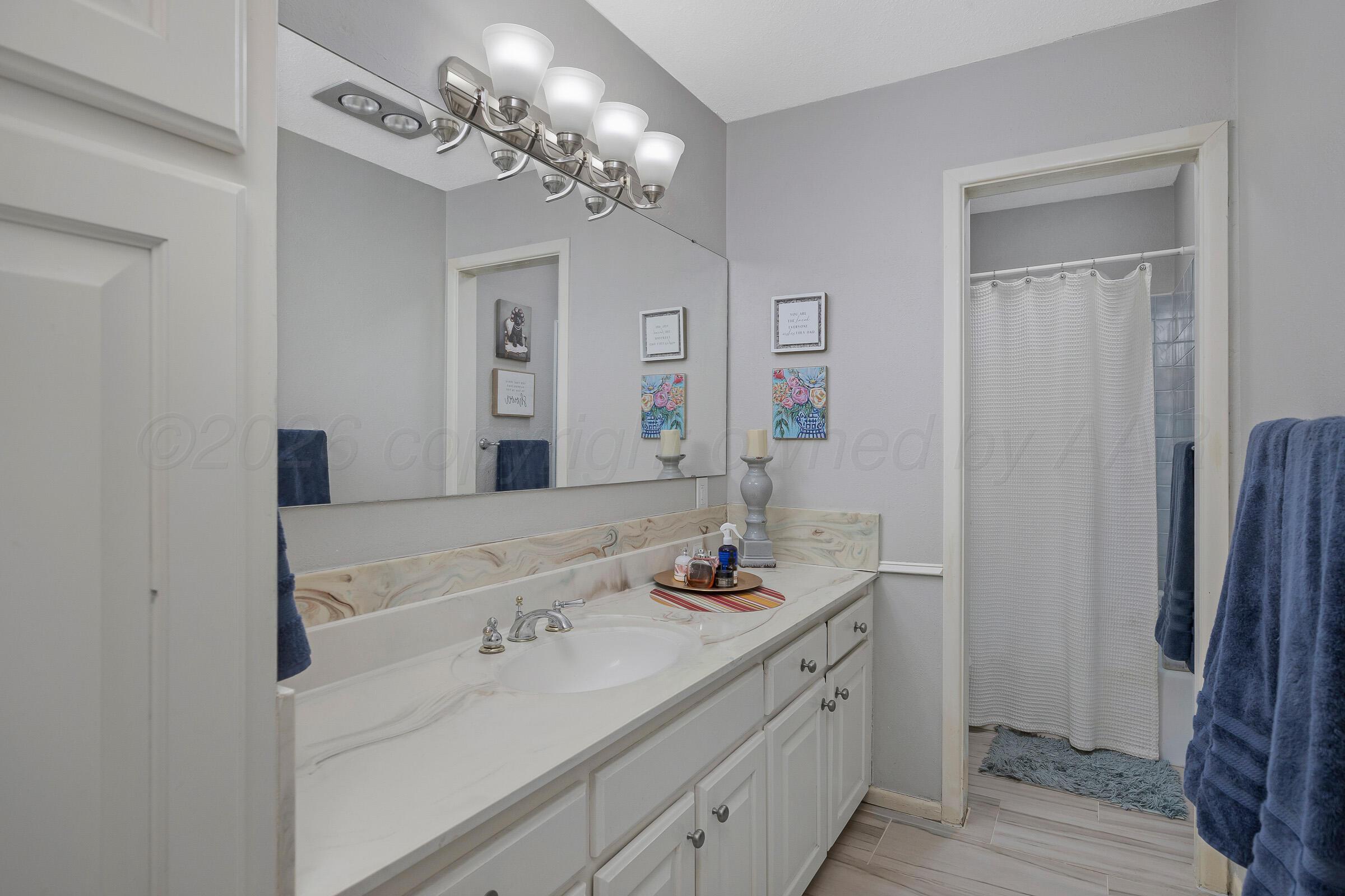 2813 Porter Drive Amarillo, TX 79110 - Photo 22 of 28 23-Bathroom 2