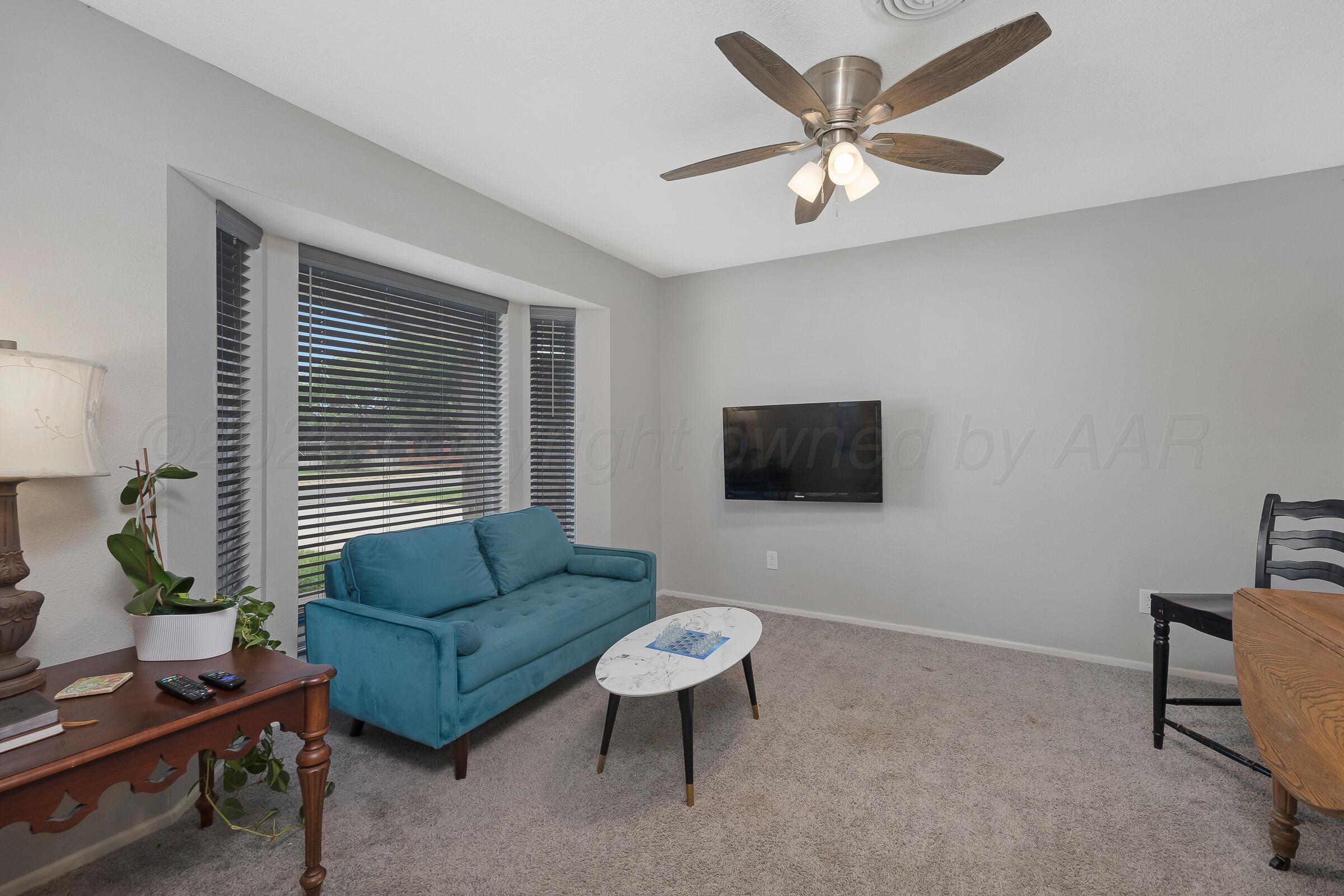 2813 Porter Drive Amarillo, TX 79110 - Photo 3 of 28 04-Front Living Room