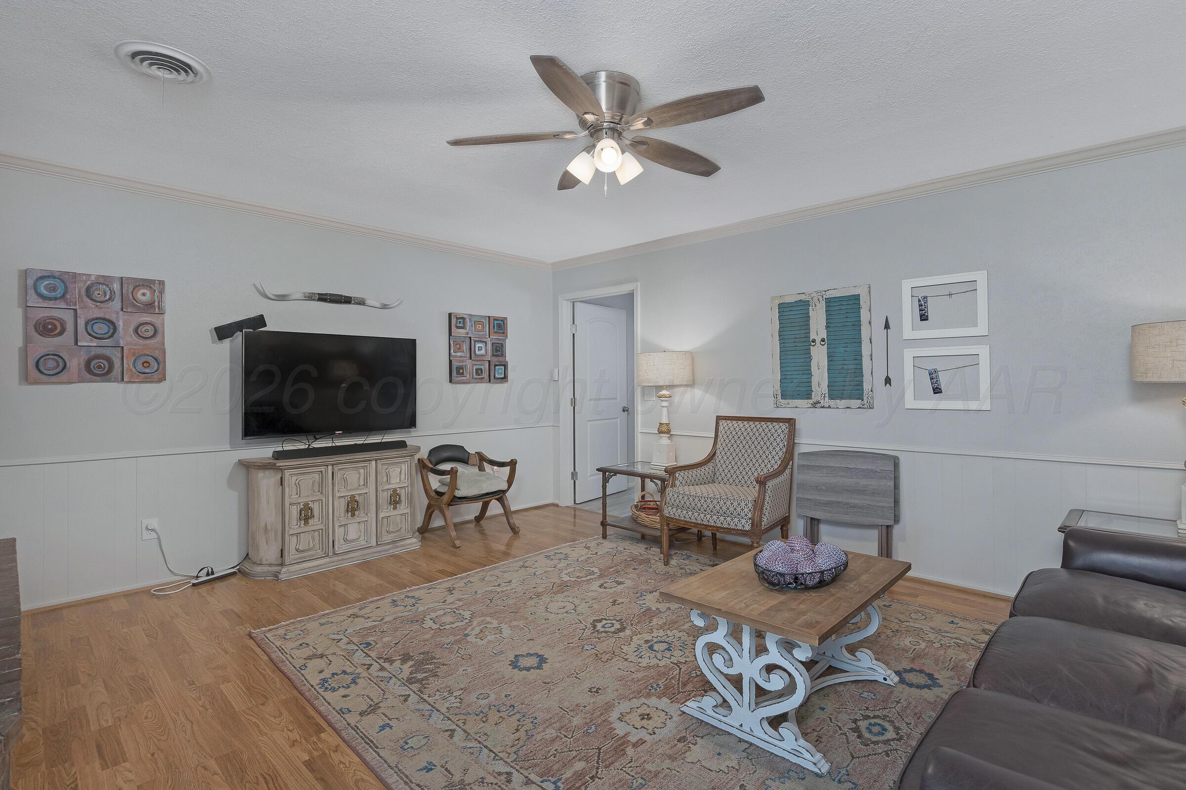 2813 Porter Drive Amarillo, TX 79110 - Photo 7 of 28 08-Living Room 3