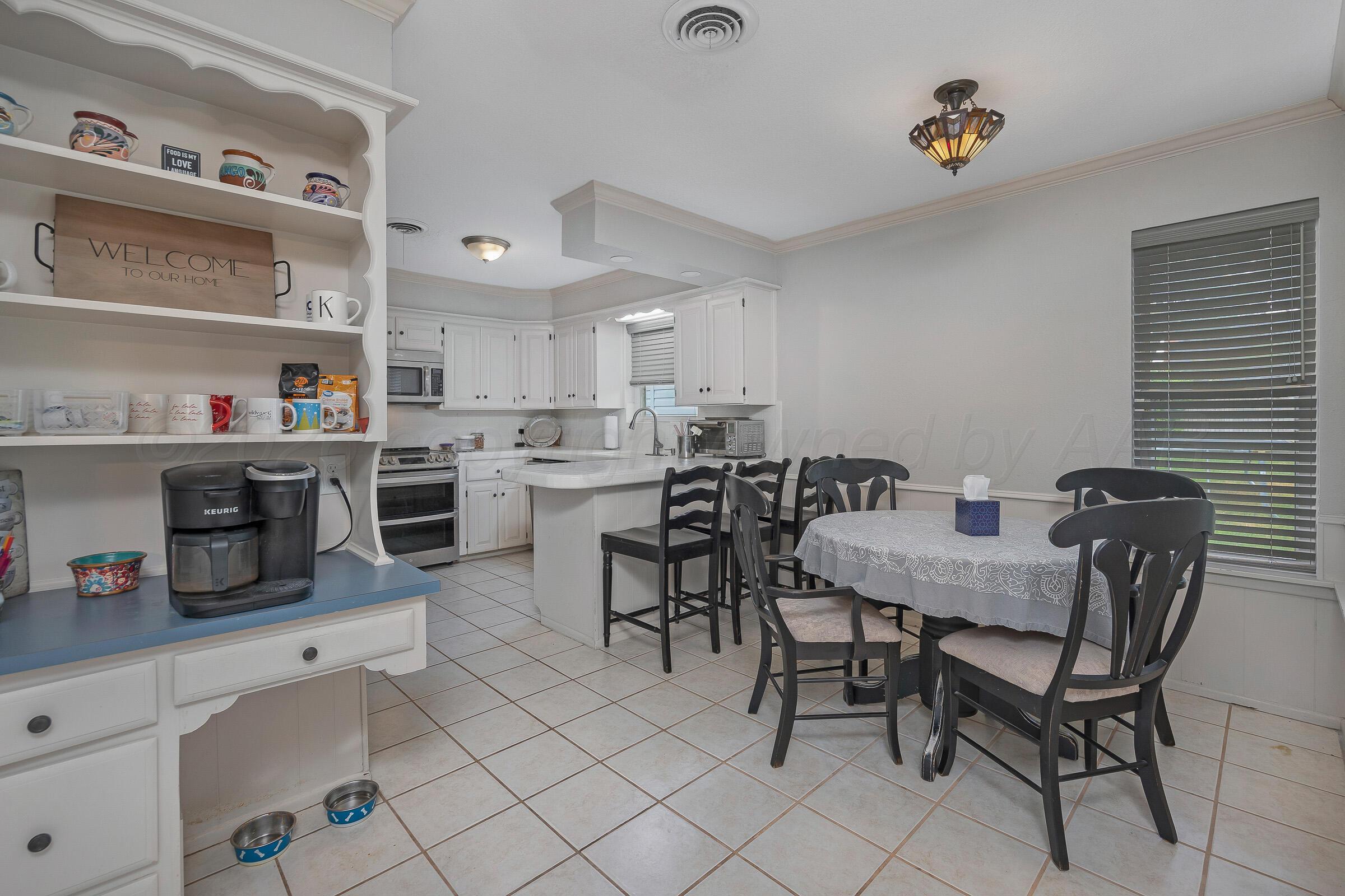 2813 Porter Drive Amarillo, TX 79110 - Photo 8 of 28 09-Dining And Kitchen