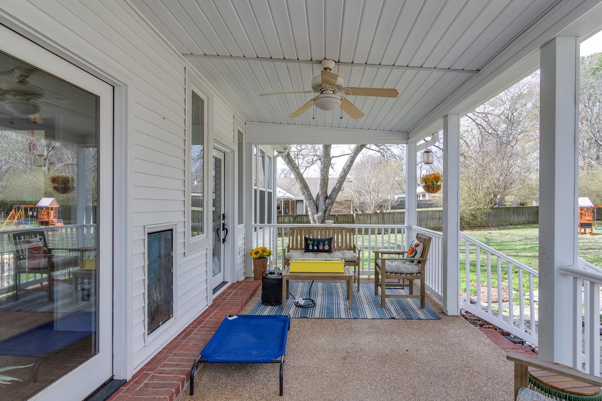 4019 Fonta Road Bartlett, TN 38135 - Photo 32 of 39 a dining room with furniture a chandelier and wooden floor