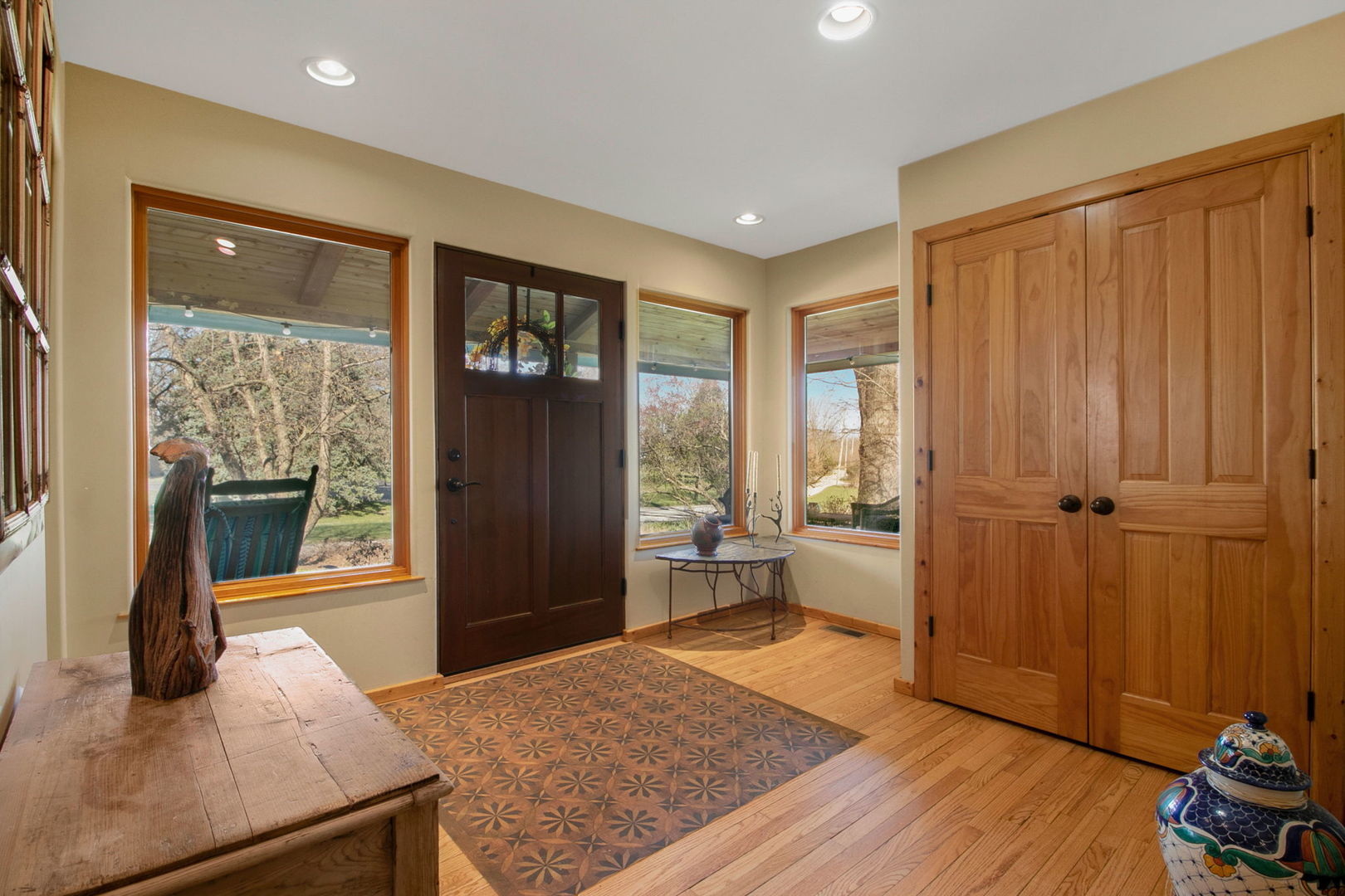 859 Old Kirk Road West Chicago, IL 60185 - Photo 4 of 50