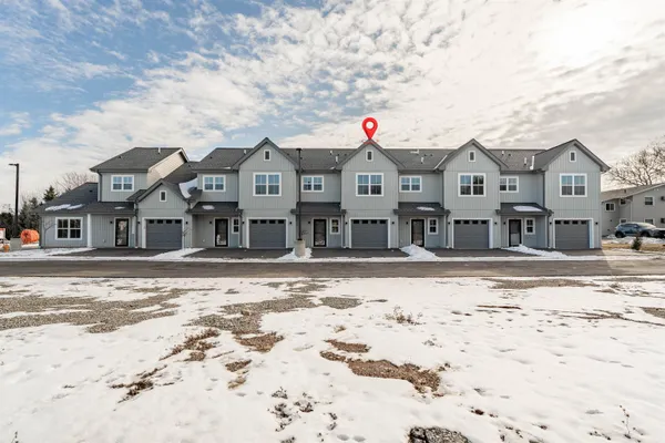 $299,900 | 1076 West 20th Avenue, Oshkosh, WI 54902