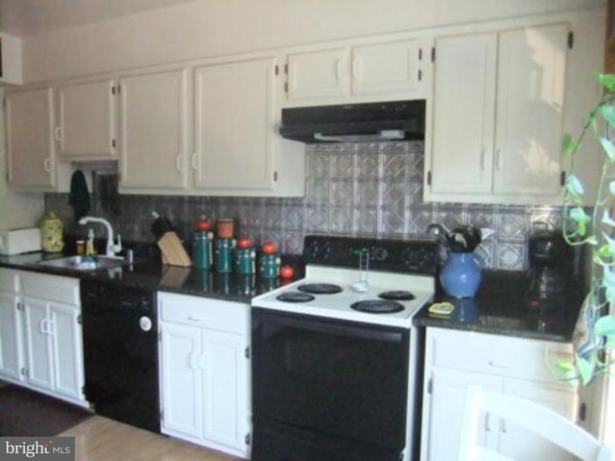 405 Colonial Ridge Lane, Unit 29 Arnold, MD 21012 - Photo 4 of 18 Kitchen #2