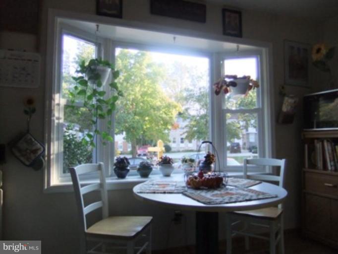 405 Colonial Ridge Lane, Unit 29 Arnold, MD 21012 - Photo 5 of 18 Breakfast Area