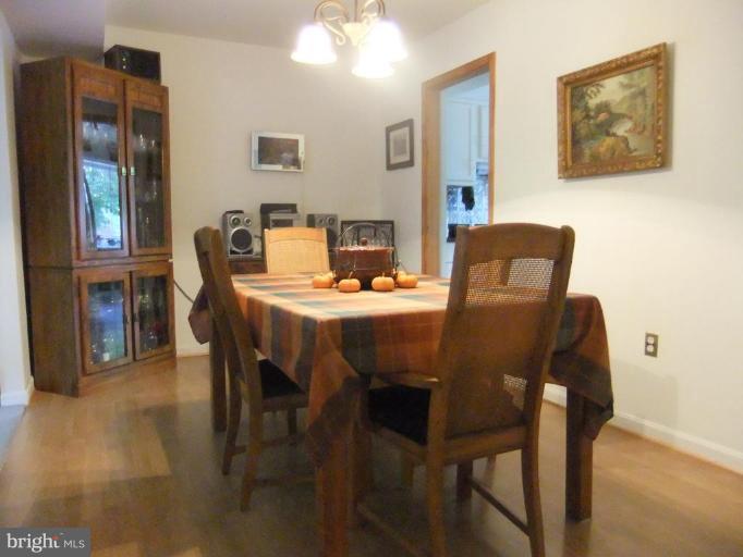405 Colonial Ridge Lane, Unit 29 Arnold, MD 21012 - Photo 6 of 18 Dining Room