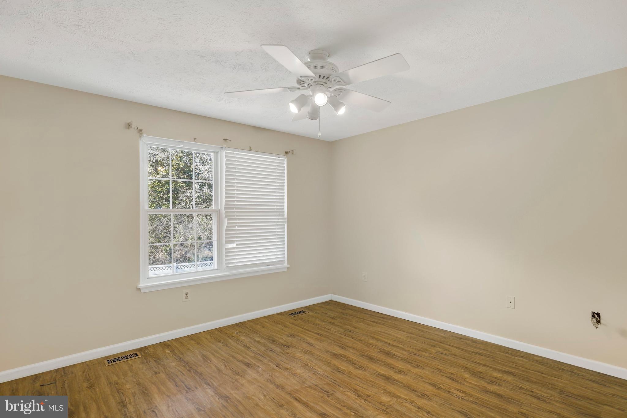 8340 Dock Road Pasadena, MD 21122 - Photo 16 of 37 Gallery Image 16