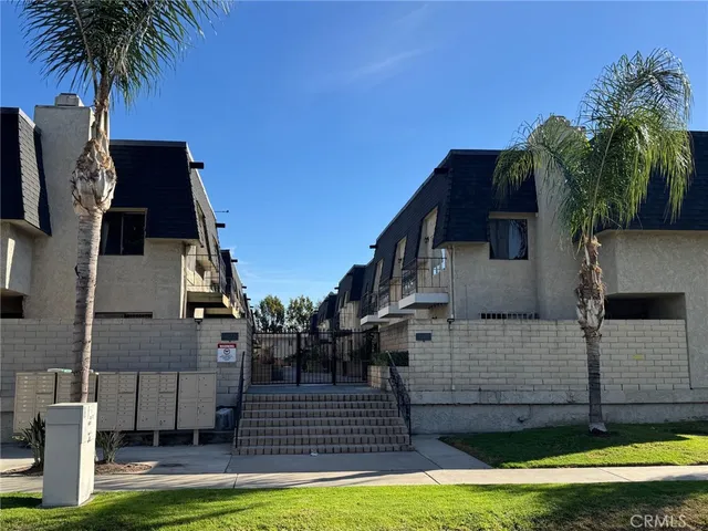 $494,000 | 2227 North Broadway, Unit K, Santa Ana, CA 92706
