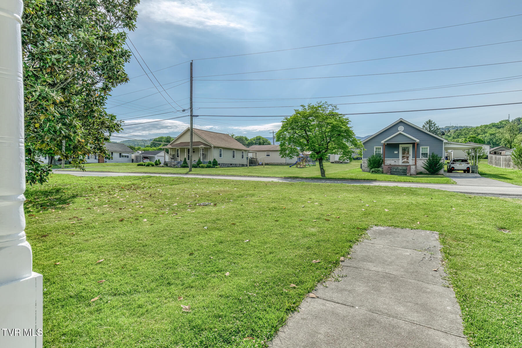 945 North Elm Avenue Erwin, TN 37650 - Photo 4 of 46 945 N Elm Ave-4