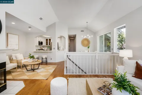 $930,000 | 15 Danville Oak Place, Danville, CA 94526