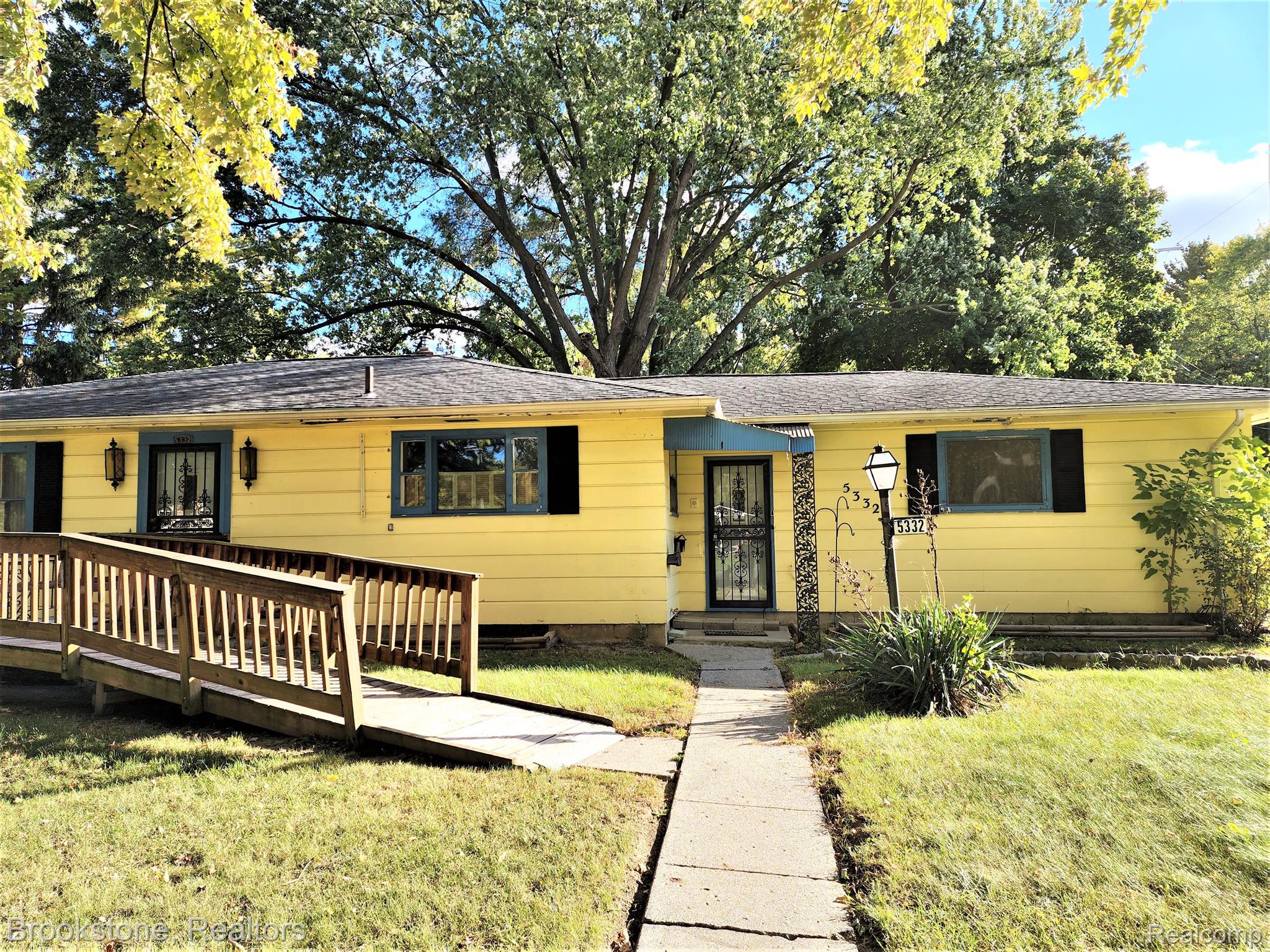5332 Lapeer Road Burton, MI 48509 - Photo 2 of 45 Gallery Image 2