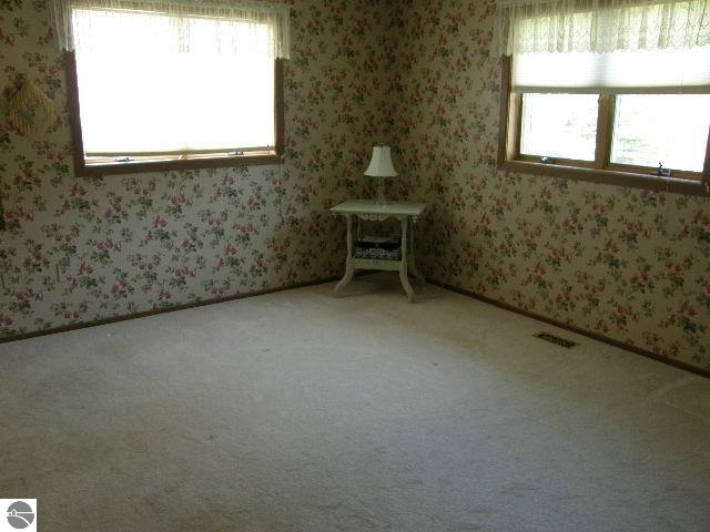 6681 North Winans Road Alma, MI 48801 - Photo 12 of 27 1783559-11.JPG