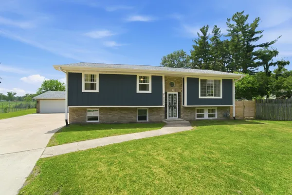 $450,000 | 10302 North 493 East, Demotte, IN 46310