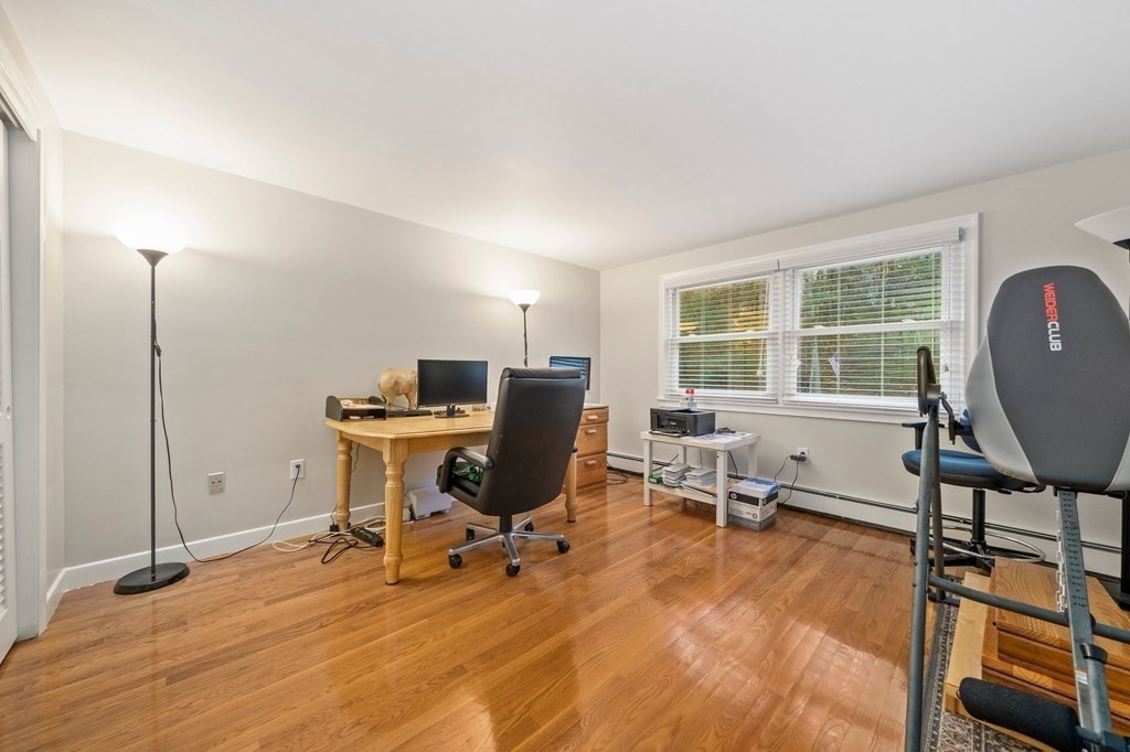 17 Mohawk Road Canton, MA 02021 - Photo 29 of 40 a workspace with furniture