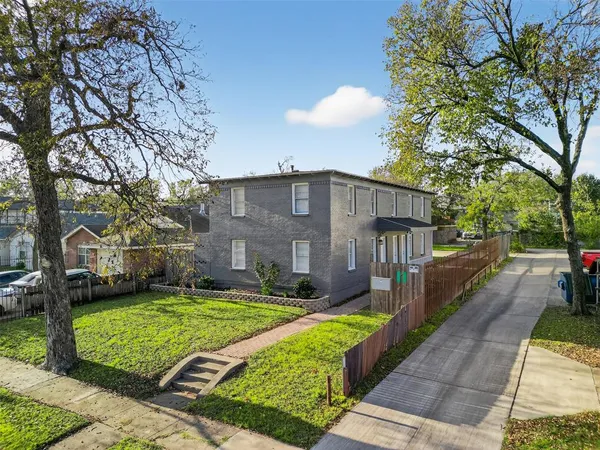 $975 | 4721 Tremont Street, Dallas, TX 75246