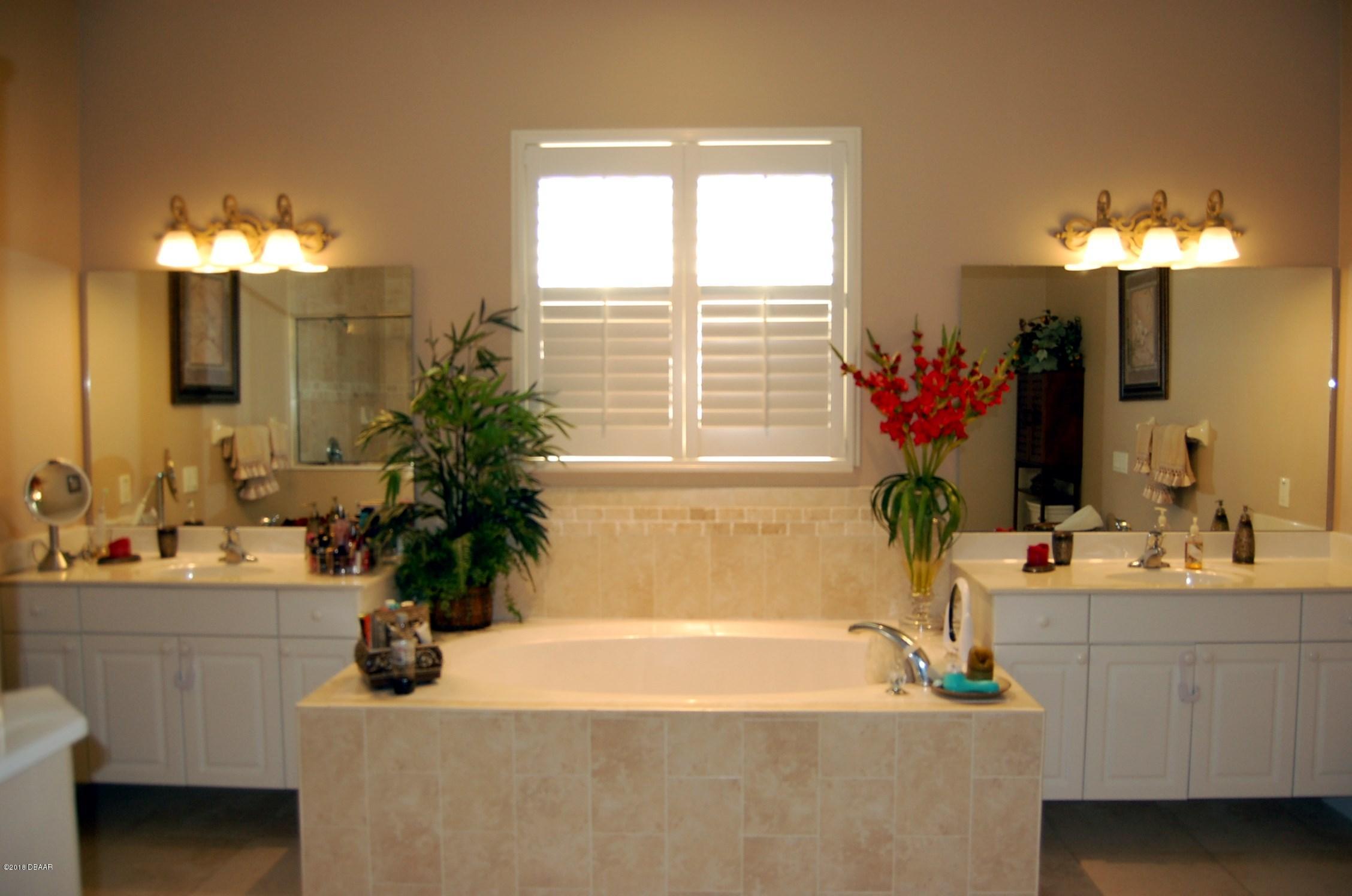 1701 South Riverside Drive Edgewater, FL 32132 - Photo 14 of 20 DSC_0062