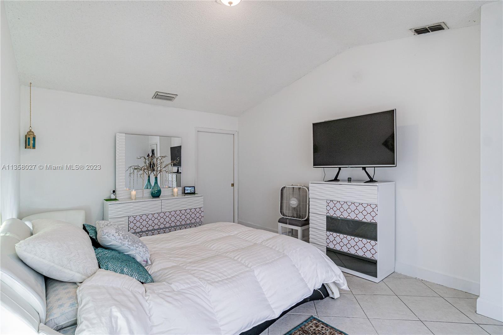 17320 Northwest 62nd Place Hialeah, FL 33015 - Photo 18 of 45