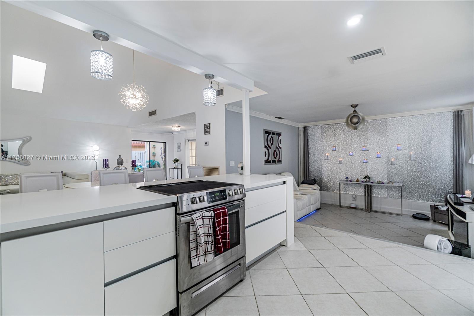 17320 Northwest 62nd Place Hialeah, FL 33015 - Photo 9 of 45