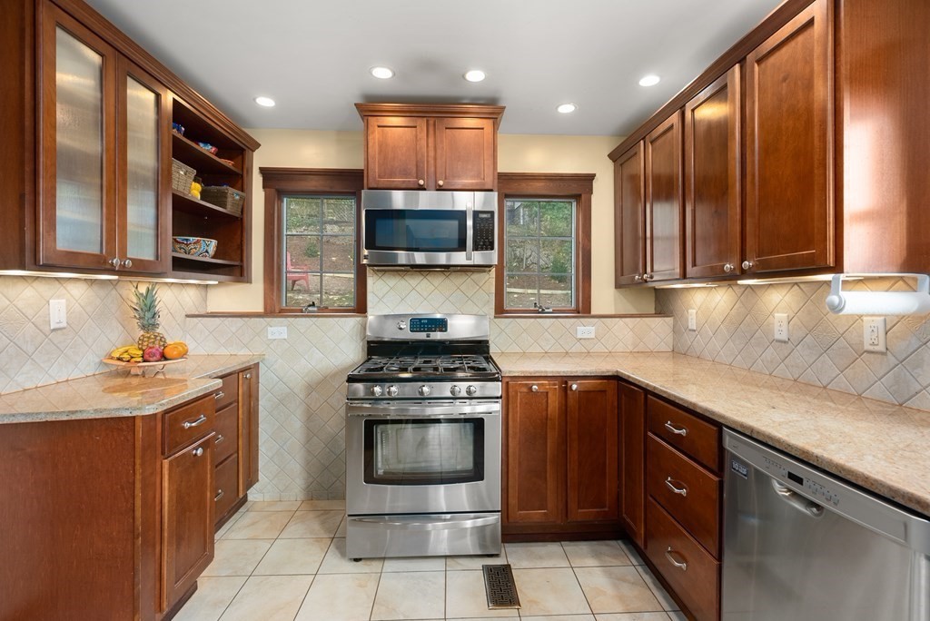 7 Brayton Road Boston, MA 02135 - Photo 11 of 27 Gallery Image 11
