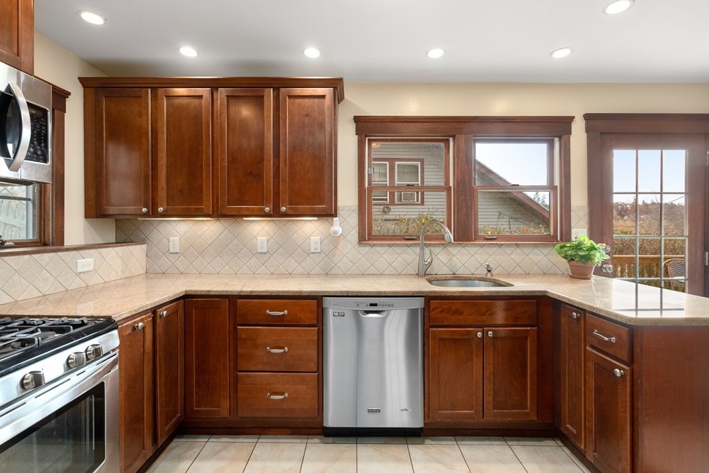 7 Brayton Road Boston, MA 02135 - Photo 9 of 27 Gallery Image 9