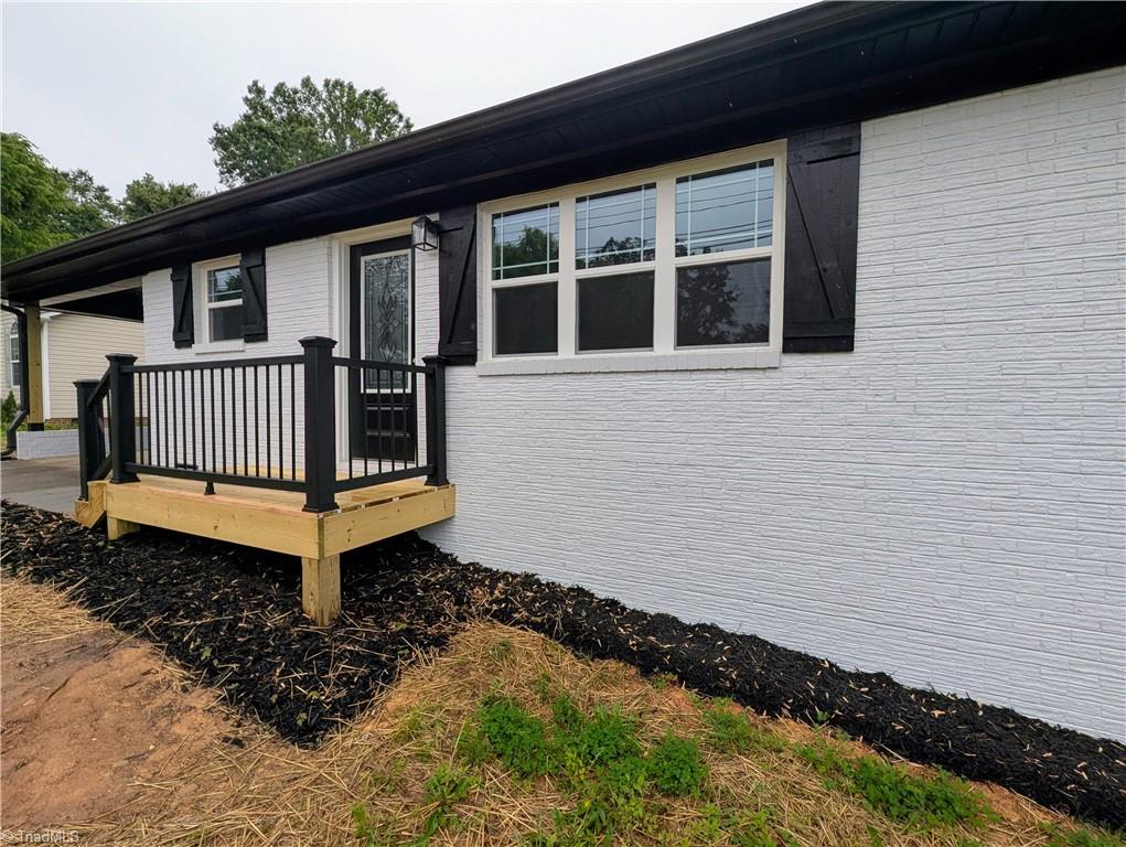 1892 Lake Road Thomasville, NC 27360 - Photo 2 of 32 Gallery Image 2