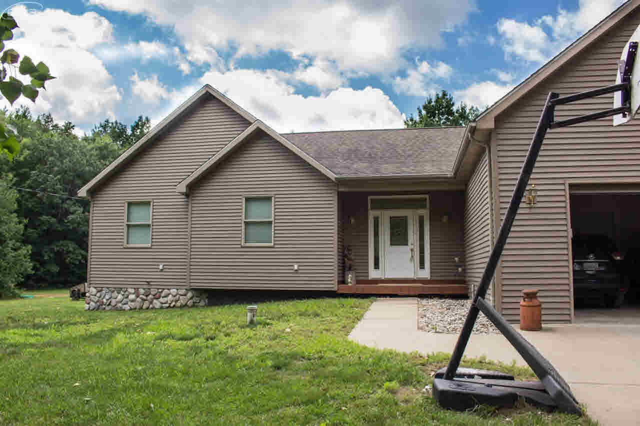 1254 East Willard Road Clio, MI 48420 - Photo 3 of 31 21340427-2.JPG