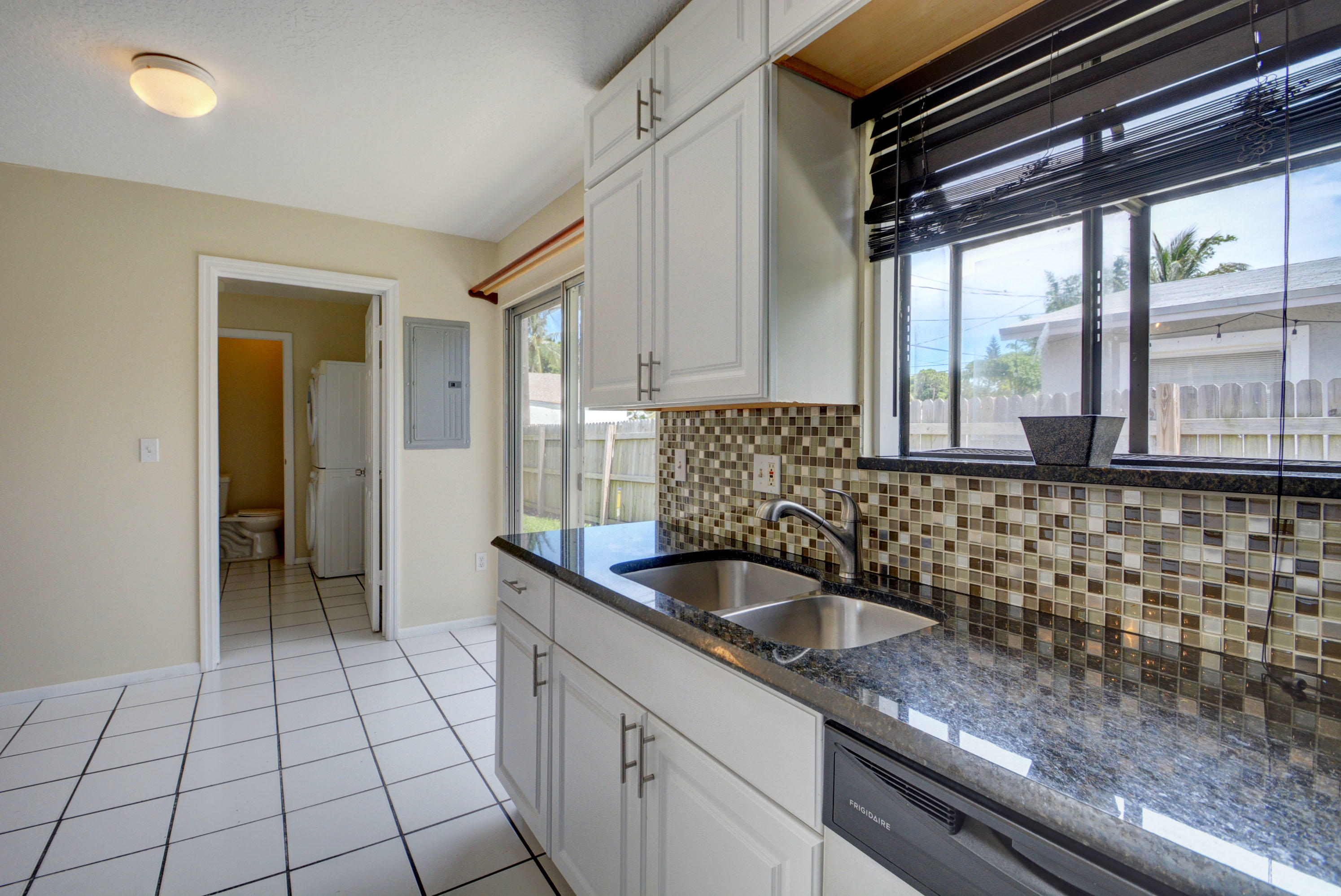 4972 Jefferson Road Delray Beach, FL 33445 - Photo 9 of 31 4972 Jefferson Rd (12)