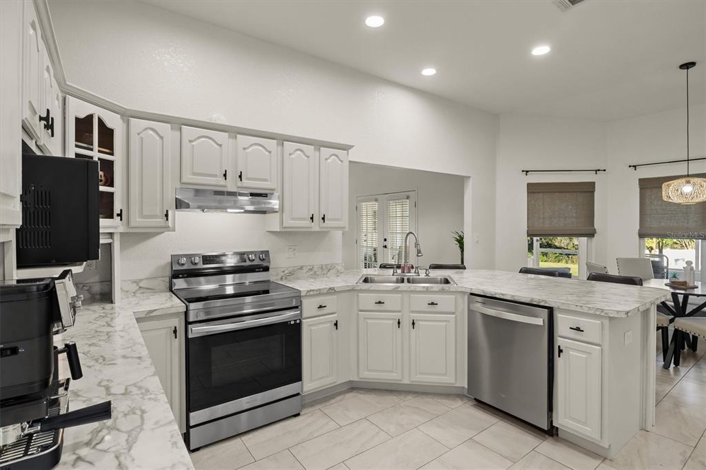 418 Smiley Court Winter Haven, FL 33884 - Photo 13 of 43