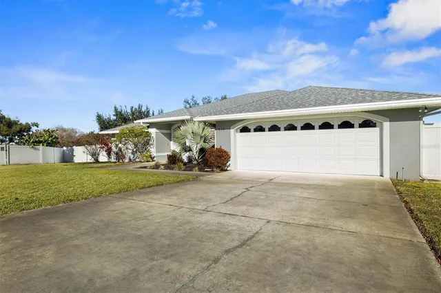 $412,000 | 418 Smiley Court, Winter Haven, FL 33884