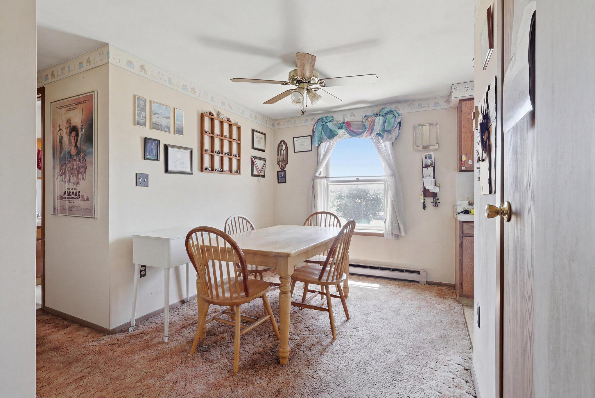 2519 Robert Arthur Road Westminster, MD 21158 - Photo 22 of 78 Dining room. (AI decluttered)