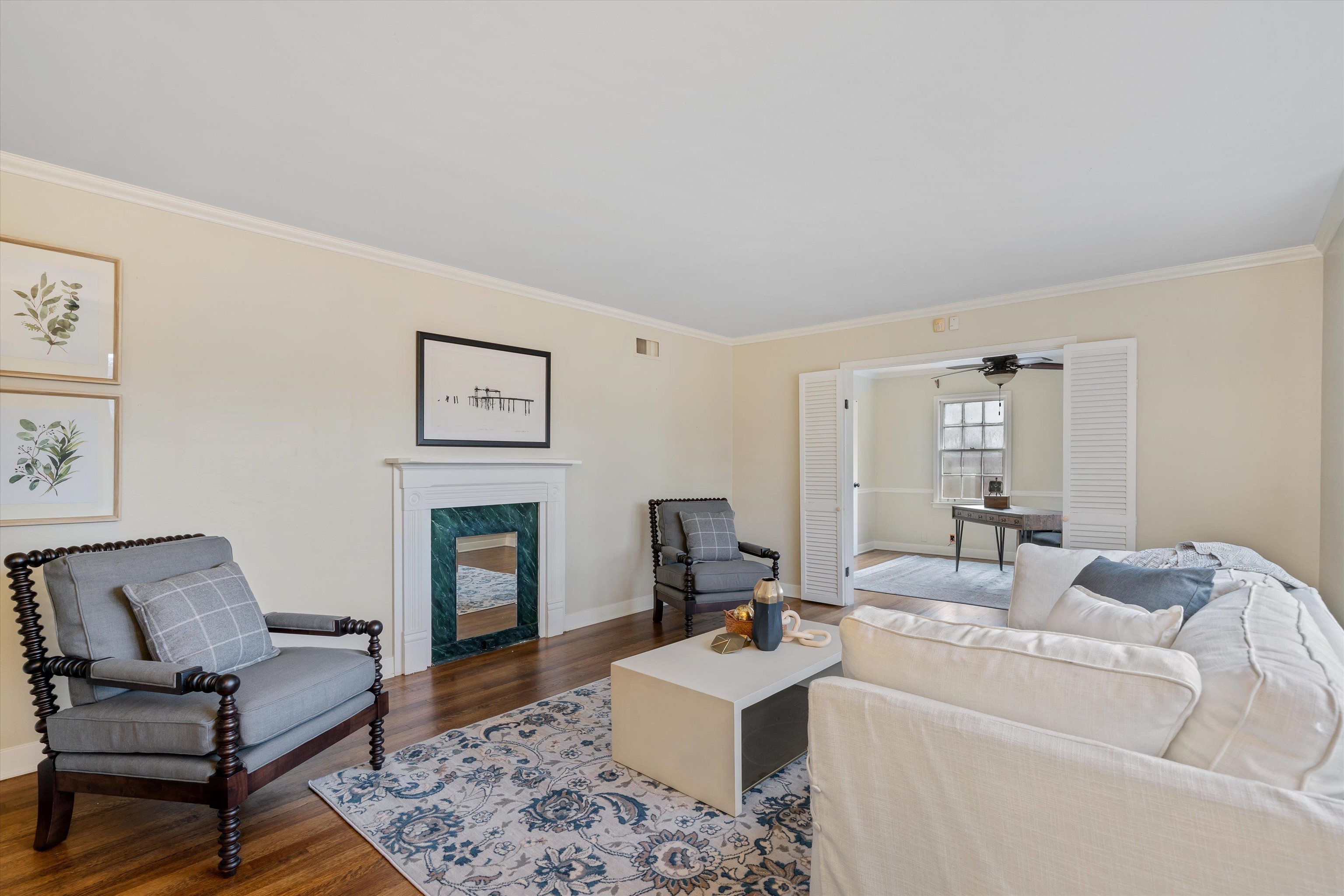 317 Pidgeon Road Memphis, TN 38117 - Photo 5 of 25 a living room with furniture and a fireplace