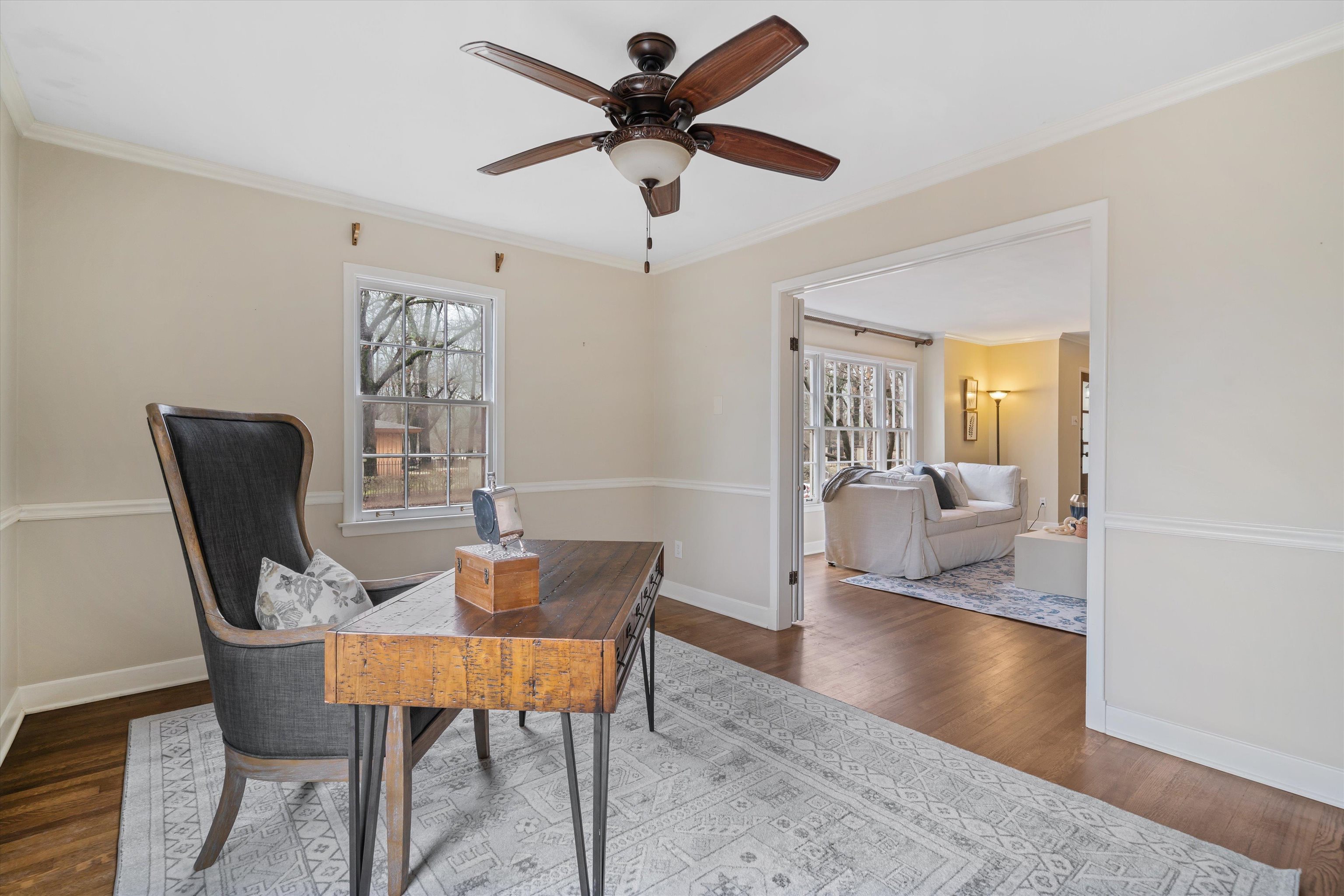 317 Pidgeon Road Memphis, TN 38117 - Photo 6 of 25 a workspace with furniture and a window