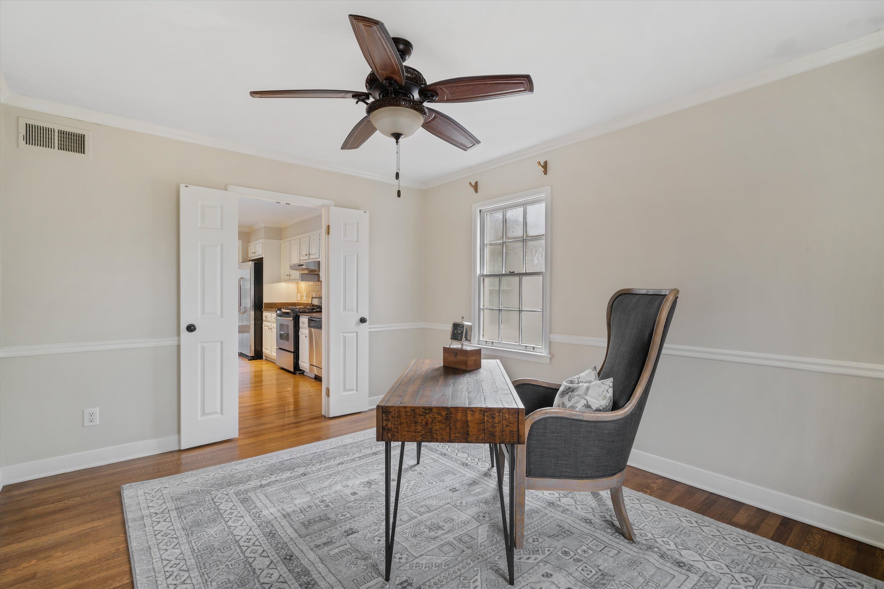 317 Pidgeon Road Memphis, TN 38117 - Photo 7 of 25 a dining room with furniture and window