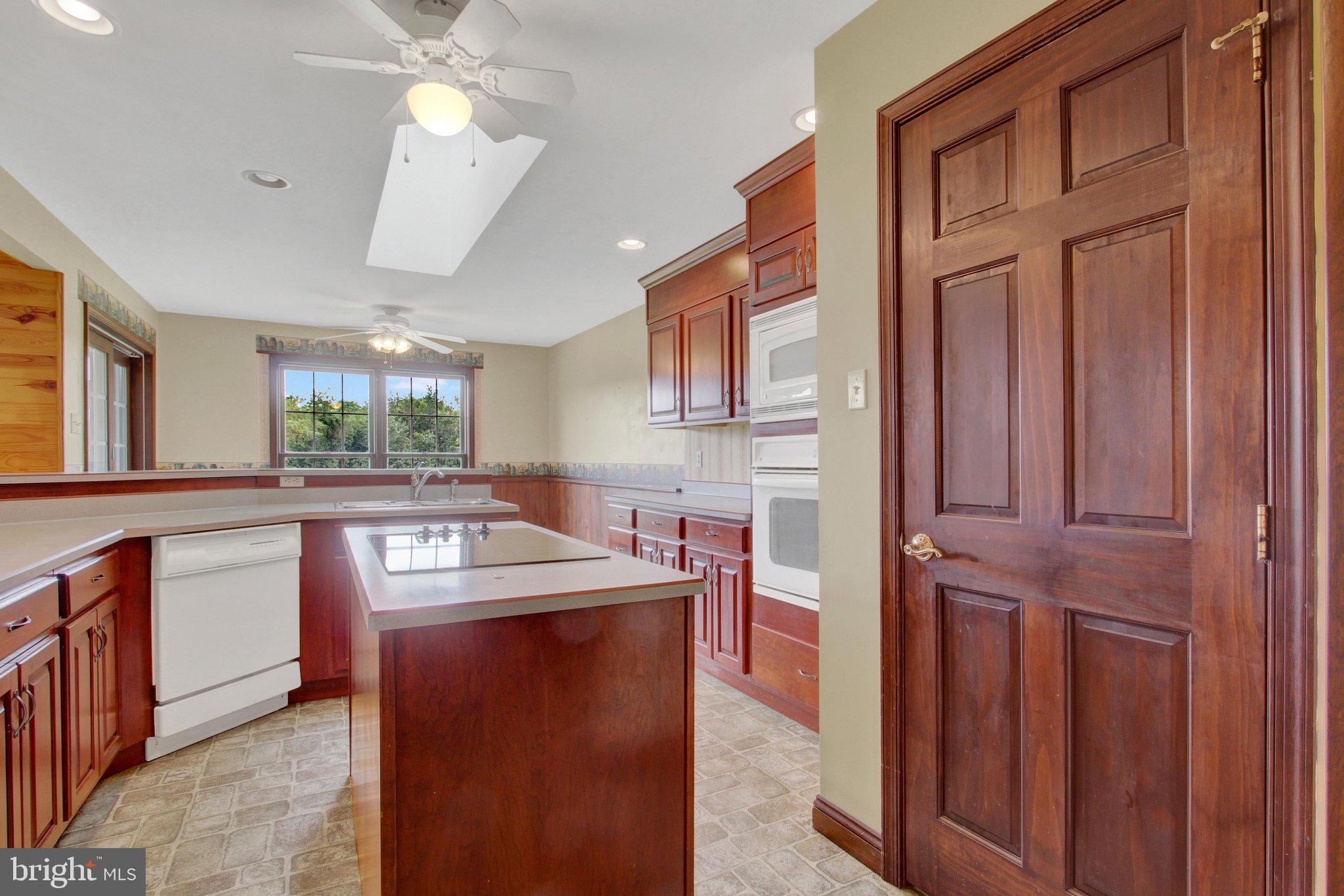 888 Battle Ridge Road McConnellsburg, PA 17233 - Photo 16 of 54 Kitchen