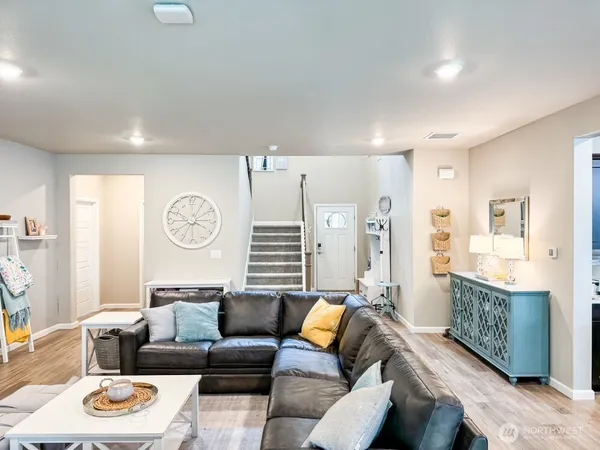 $1,075,000 | 32938 Ash Avenue Southeast, Black Diamond, WA 98010
