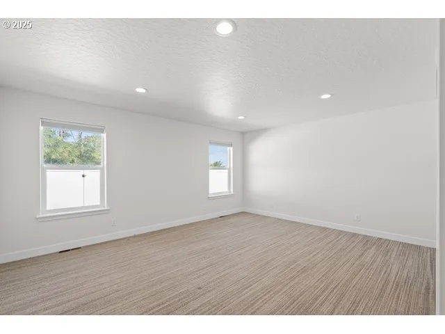 $478,900 | 590 Southwest Cottonwood Drive, Hermiston, OR 97838