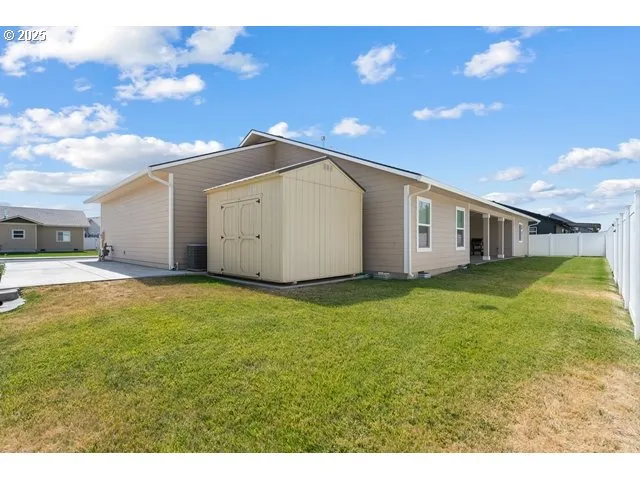 $478,900 | 590 Southwest Cottonwood Drive, Hermiston, OR 97838