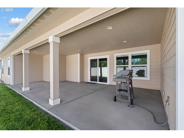 590 Southwest Cottonwood Drive Hermiston, OR 97838 - Photo 34 of 46