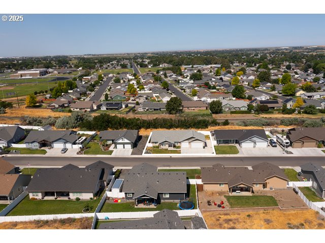 590 Southwest Cottonwood Drive Hermiston, OR 97838 - Photo 38 of 46