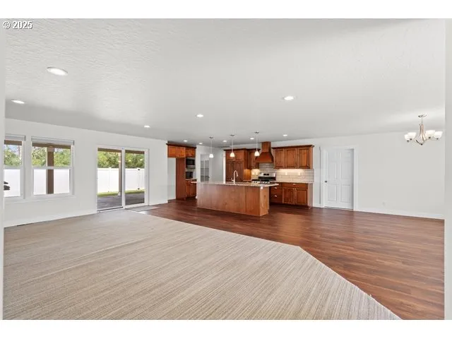 $478,900 | 590 Southwest Cottonwood Drive, Hermiston, OR 97838