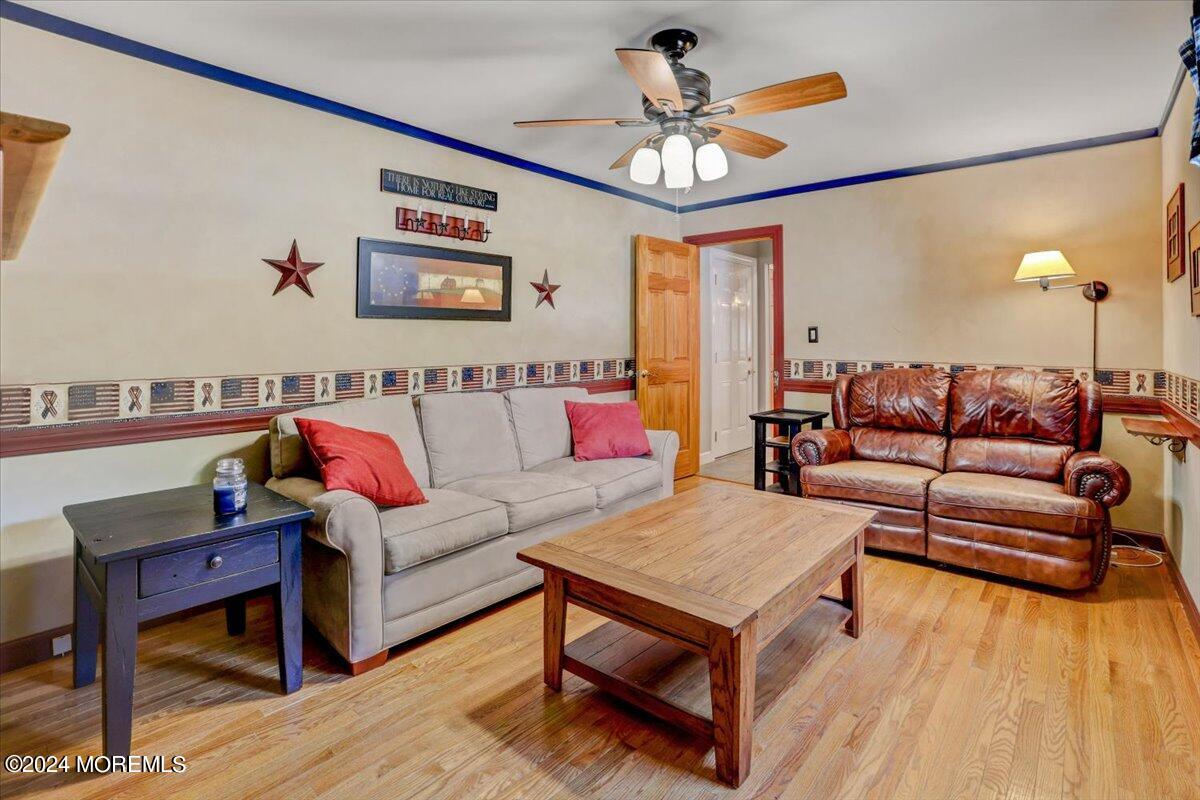 7 Fella Street Howell, NJ 07731 - Photo 16 of 39 16-Family Room