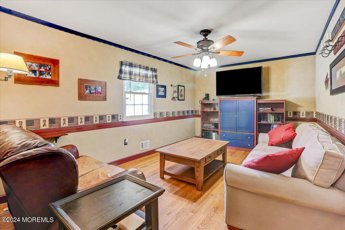 7 Fella Street Howell, NJ 07731 - Photo 5 of 39 15-Family Room