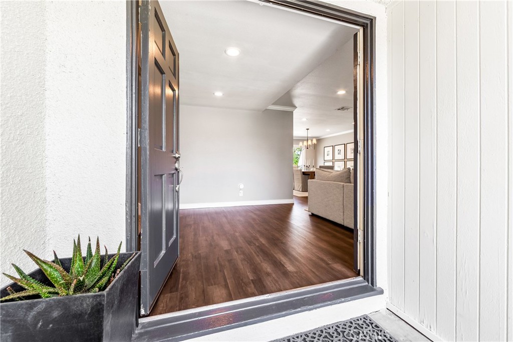 550 Termino Avenue Corona, CA 92879 - Photo 6 of 69