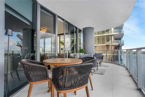 $20,000 | 700 Northeast 24th Street, Unit 901, Miami, FL 33137