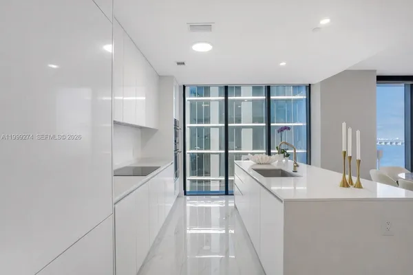 $20,000 | 700 Northeast 24th Street, Unit 901, Miami, FL 33137