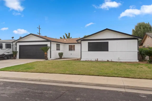 $457,000 | 2932 Claremont Avenue, Clovis, CA 93611