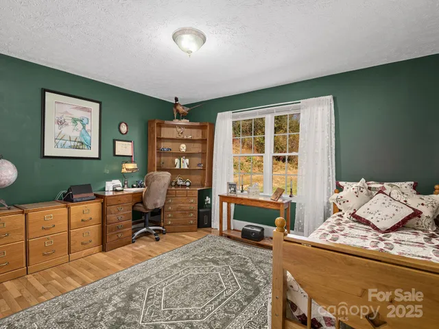 $550,000 | 201 Sean Way, Hendersonville, NC 28792